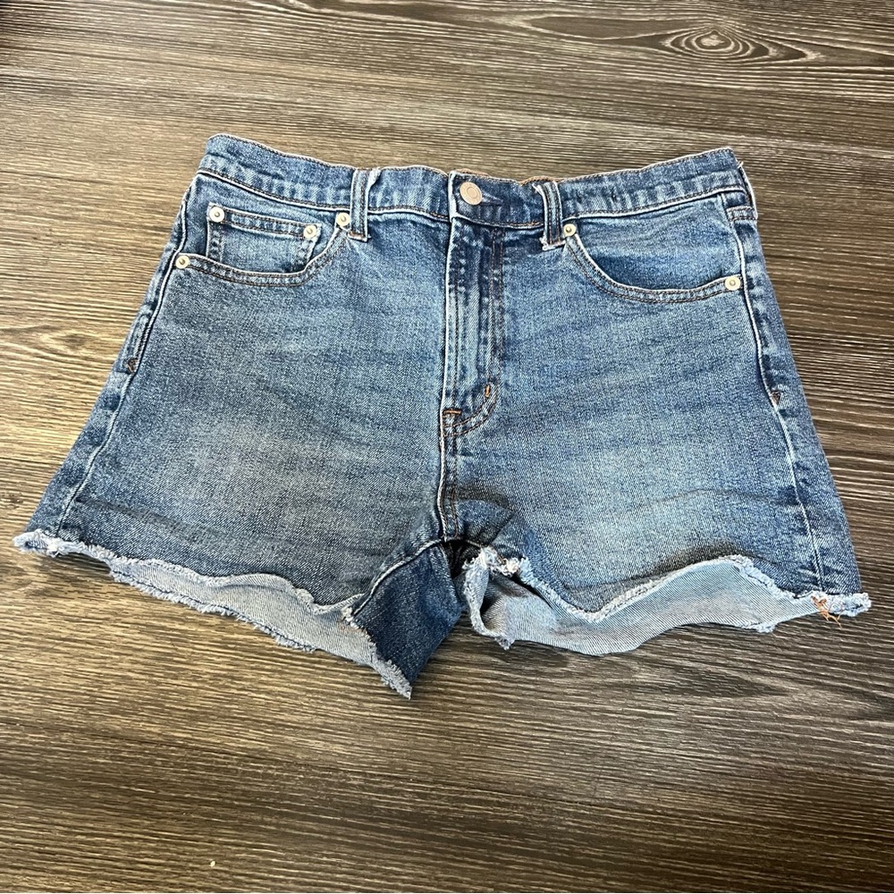 GAP denim shorts size 29